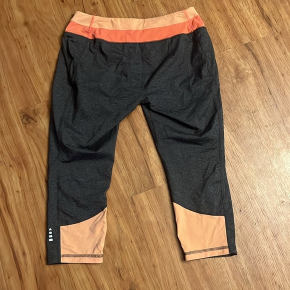 Lands’ End athletic leggings - Picture 4 of 5